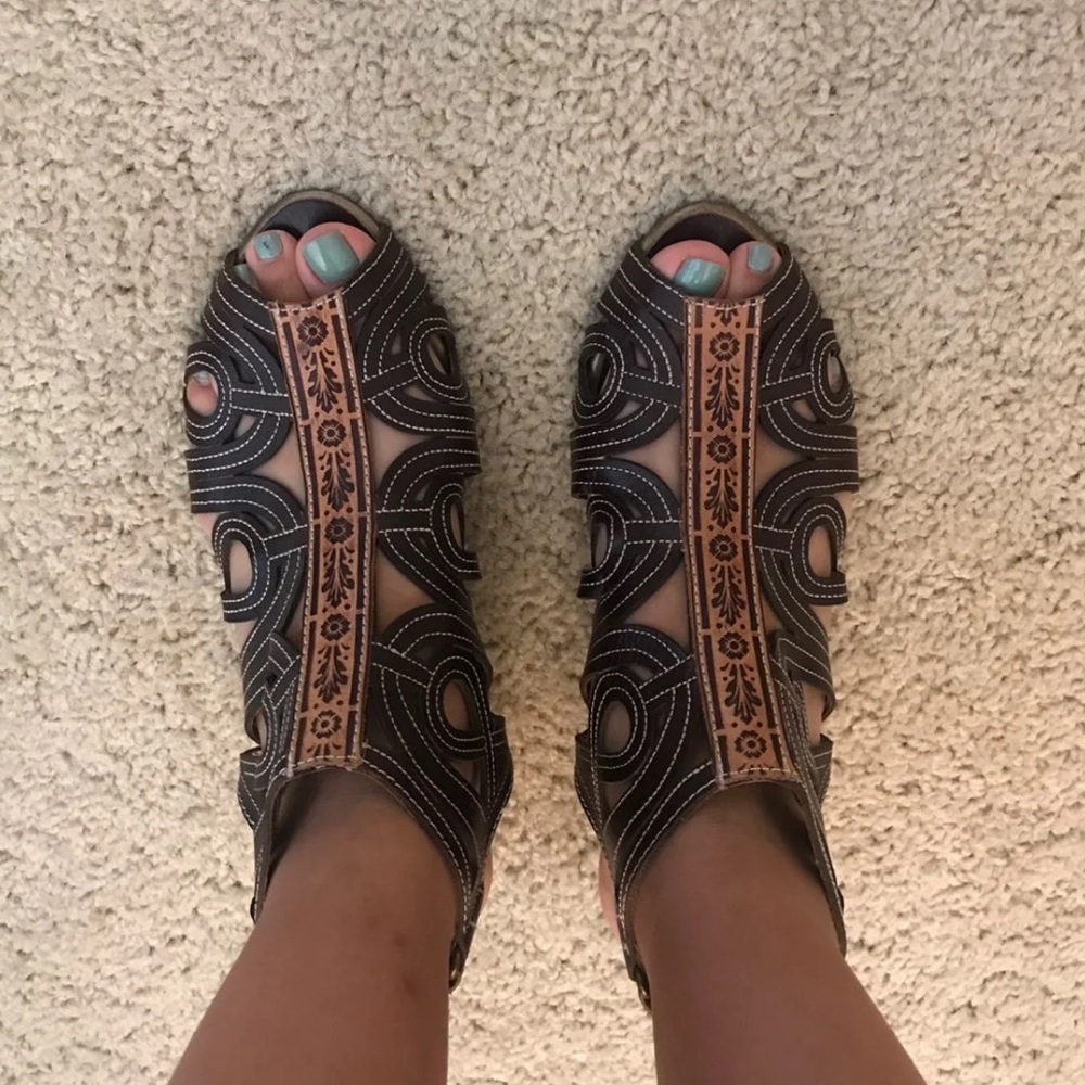 Spring step sandals - Picture 2 of 3